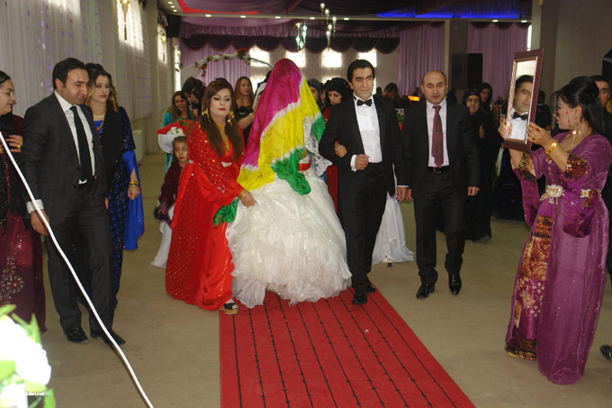 Tekin ailesinin Yüksekova'daki düğününden fotoğraflar - 01-11-2014 20