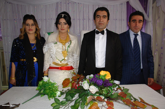 Tekin ailesinin Yüksekova'daki düğününden fotoğraflar - 01-11-2014 21