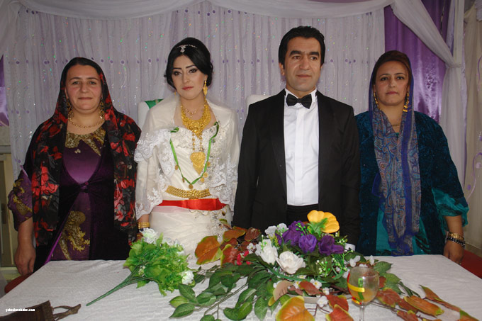 Tekin ailesinin Yüksekova'daki düğününden fotoğraflar - 01-11-2014 23