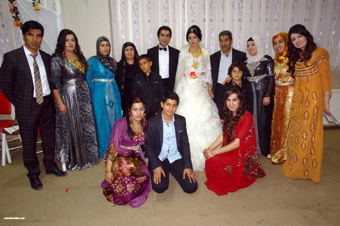 Tekin ailesinin Yüksekova'daki düğününden fotoğraflar - 01-11-2014 48
