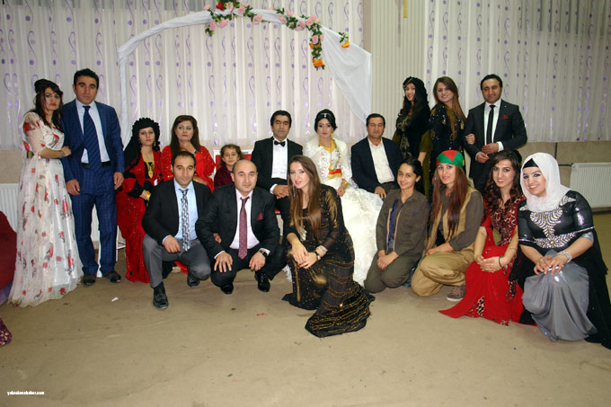 Tekin ailesinin Yüksekova'daki düğününden fotoğraflar - 01-11-2014 49