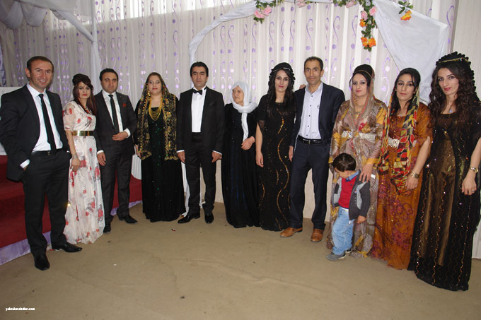 Tekin ailesinin Yüksekova'daki düğününden fotoğraflar - 01-11-2014 53