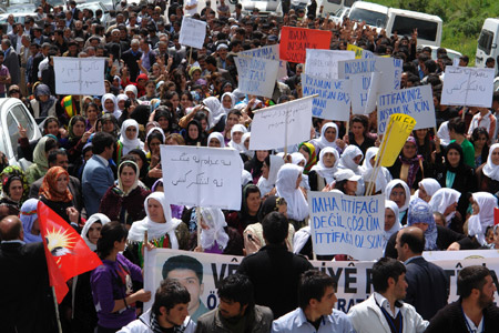 İran'a kitlesel protesto 10