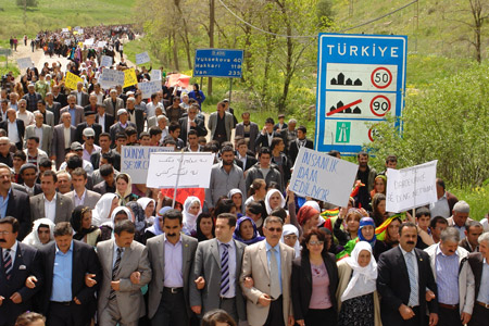 İran'a kitlesel protesto 28