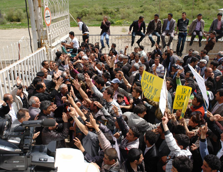 İran'a kitlesel protesto 34