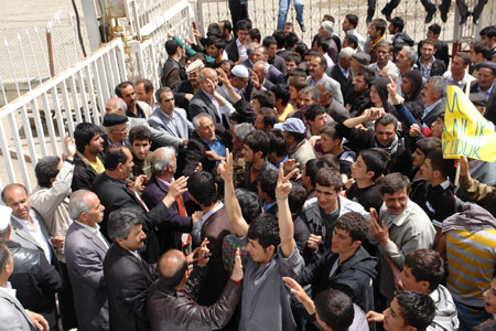 İran'a kitlesel protesto 35