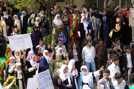 İran'a kitlesel protesto 41