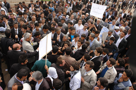 İran'a kitlesel protesto 48