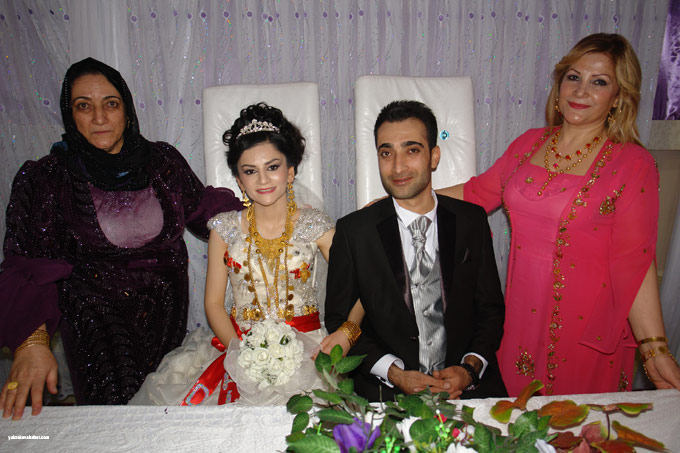Yüksekova Düğünleri (08 09 Kasım 2014) 16
