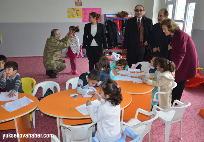 Av.Mehmet Altun ilkokulu açıldı. 13