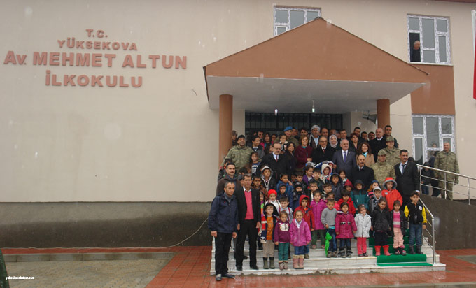 Av.Mehmet Altun ilkokulu açıldı. 9