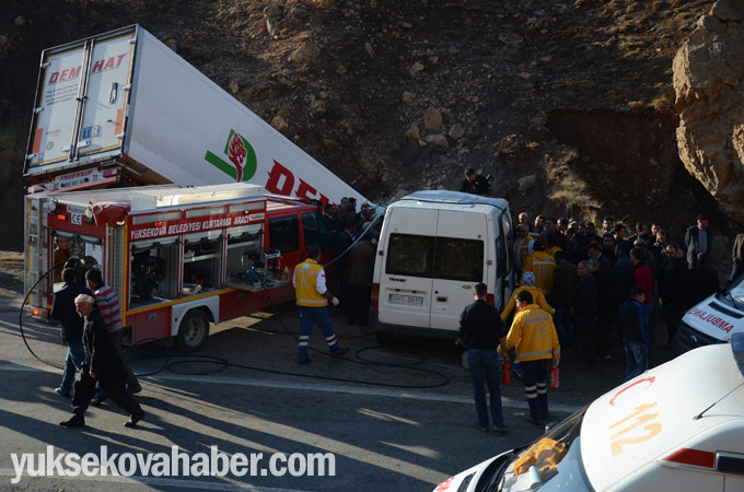 Yüksekova'da kaza: 2 ölü, 7 yaralı 8