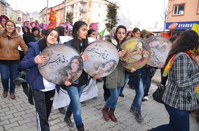 Hakkarili kadınlardan '25 Kasım' yürüyüşü 11