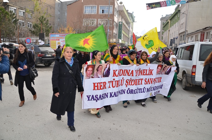 Hakkarili kadınlardan '25 Kasım' yürüyüşü 2