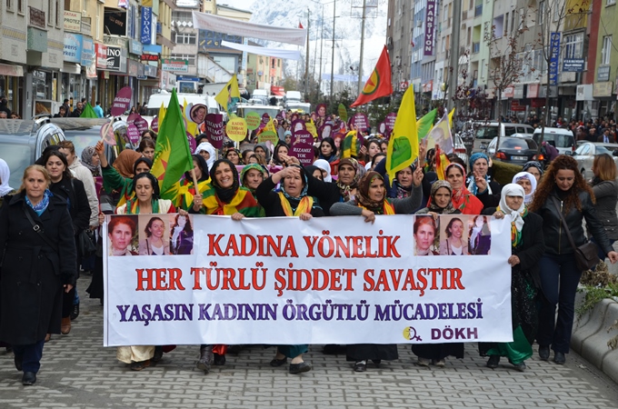 Hakkarili kadınlardan '25 Kasım' yürüyüşü 6