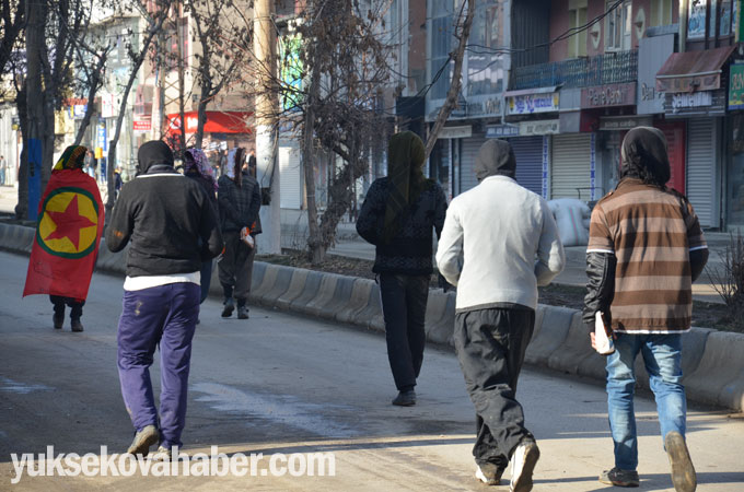 Yüksekova'da gerginlik: 1 yaralı - 06-12-2014 - foto galeri 16