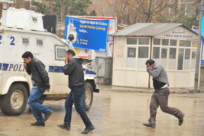Hakkari'de HDP öncülüğünde düzenlenen yürüyüşün ardından gerginlik çıktı 12