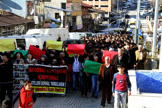 Şemdinli'de Roboski katliamı protesto edildi 10