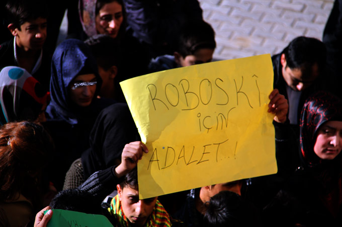 Şemdinli'de Roboski katliamı protesto edildi 12