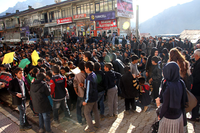 Şemdinli'de Roboski katliamı protesto edildi 15