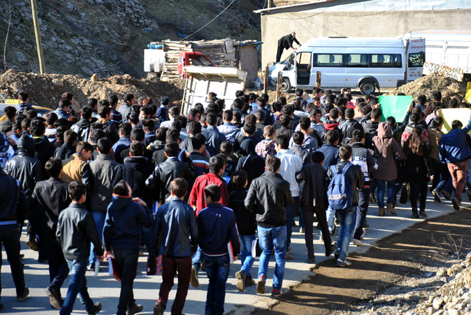 Şemdinli'de Roboski katliamı protesto edildi 8