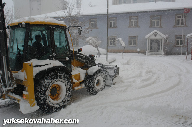Hakkari ve Yüksekova'da kar yağışı 11