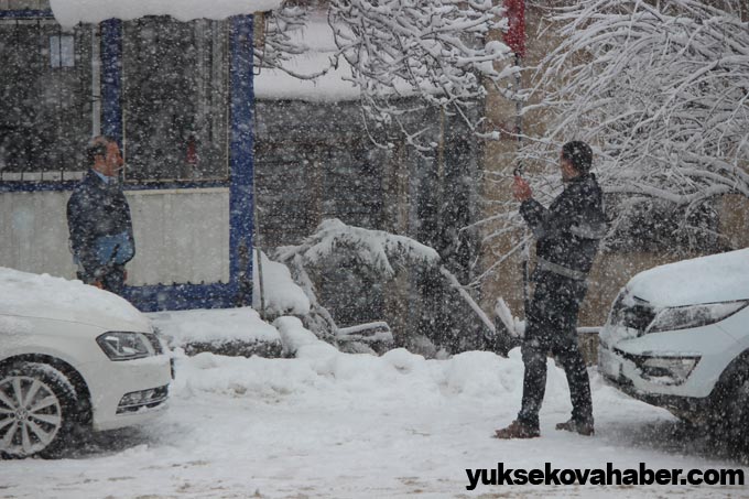 Şemdinli'de kar yağışı 4