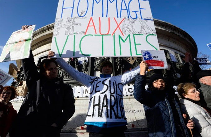 Paris'te tarihi yürüyüş: Milyonlar alanlara çıktı 10