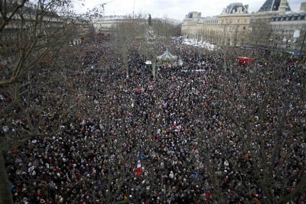 Paris'te tarihi yürüyüş: Milyonlar alanlara çıktı 22