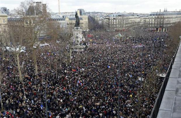 Paris'te tarihi yürüyüş: Milyonlar alanlara çıktı 26