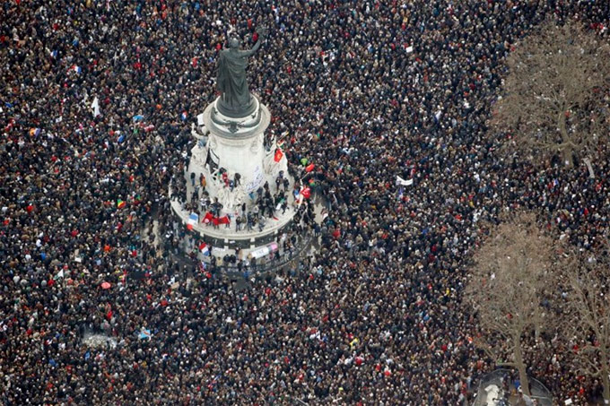 Paris'te tarihi yürüyüş: Milyonlar alanlara çıktı 5