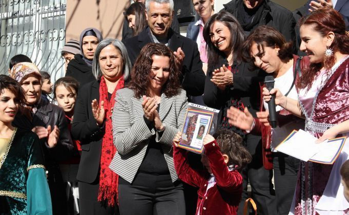 Diyarbakır ve Yüksekova'da Kürtçe okulda karne sevinci 4