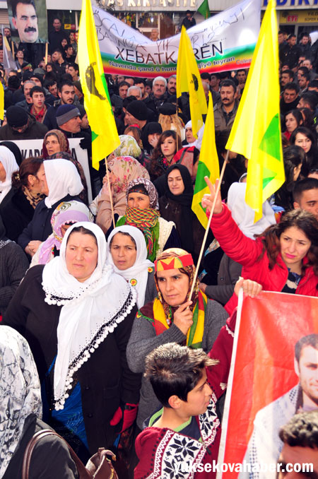 Hakkari'de 'Öcalan'a özgürlük' yürüyüşü 16