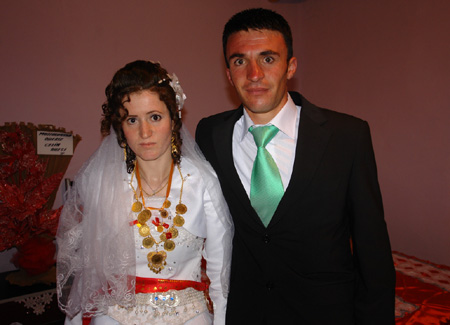 Yüksekova Düğünlerinden kareler (15.05.2010) 10