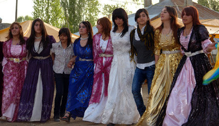 Yüksekova Düğünlerinden kareler (15.05.2010) 111
