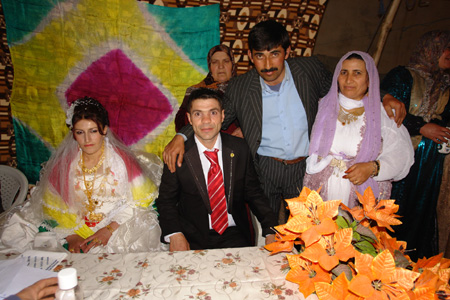 Yüksekova Düğünlerinden kareler (15.05.2010) 149