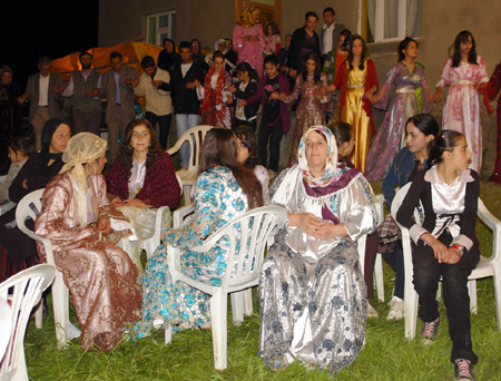 Yüksekova Düğünlerinden kareler (15.05.2010) 181