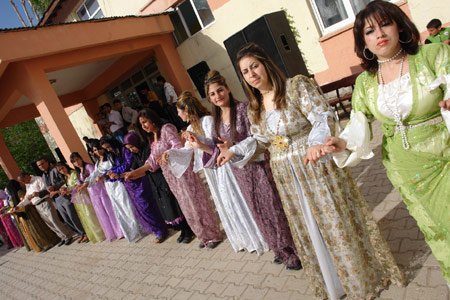 Yüksekova Düğünlerinden kareler (15.05.2010) 35