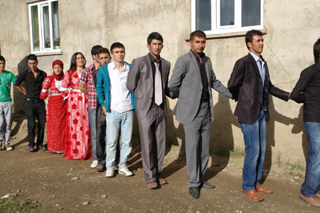 Yüksekova Düğünlerinden kareler (15.05.2010) 55