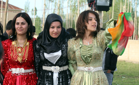 Yüksekova Düğünlerinden kareler (15.05.2010) 79