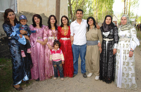 Yüksekova Düğünlerinden kareler (15.05.2010) 90