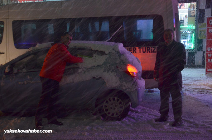 04-02-2015 - Yüksekova'da kar yağışı 26