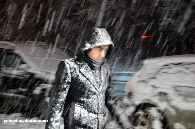 04-02-2015 - Yüksekova'da kar yağışı 4