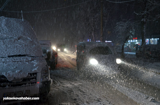 04-02-2015 - Yüksekova'da kar yağışı 9