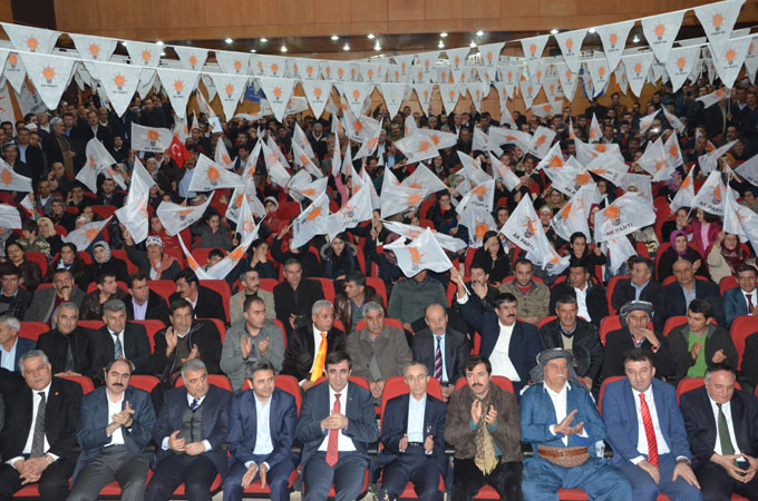 AKP'nin Hakkari 5. Olağan Kongresi yapıldı 6