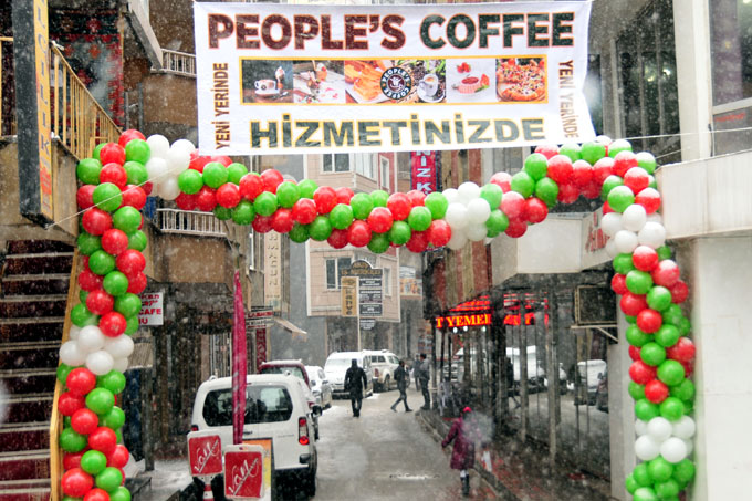 Hakkari'de peoples coffee yeni yerine taşındı 1