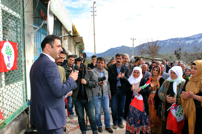 Derecik'te HDP Belde binası açıldı 7