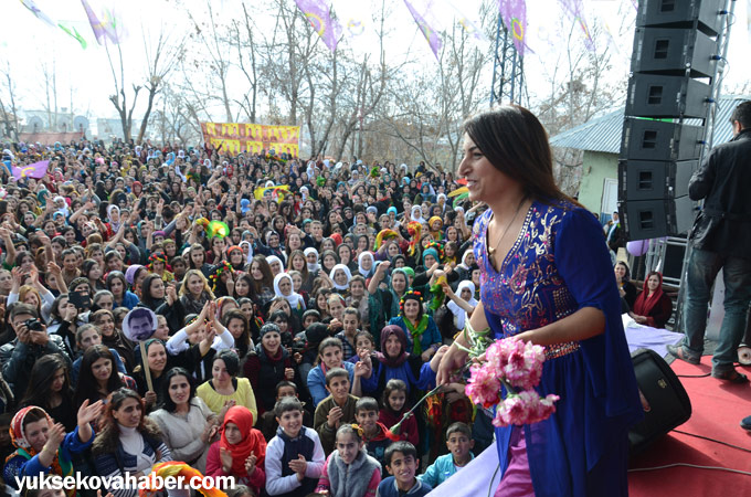 Yüksekova'da 8 Mart şöleninden kareler - 08-03-2015 7