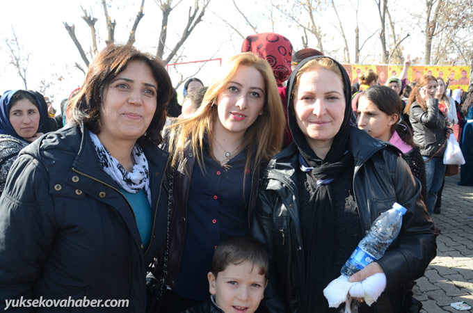 Yüksekova'da 8 Mart şöleninden kareler - 08-03-2015 76