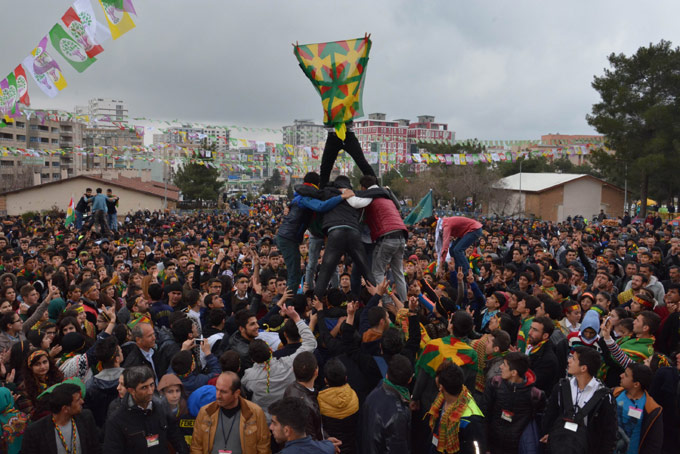 Mardin ve Siirt'te halklar Newroz'u kutluyor 1